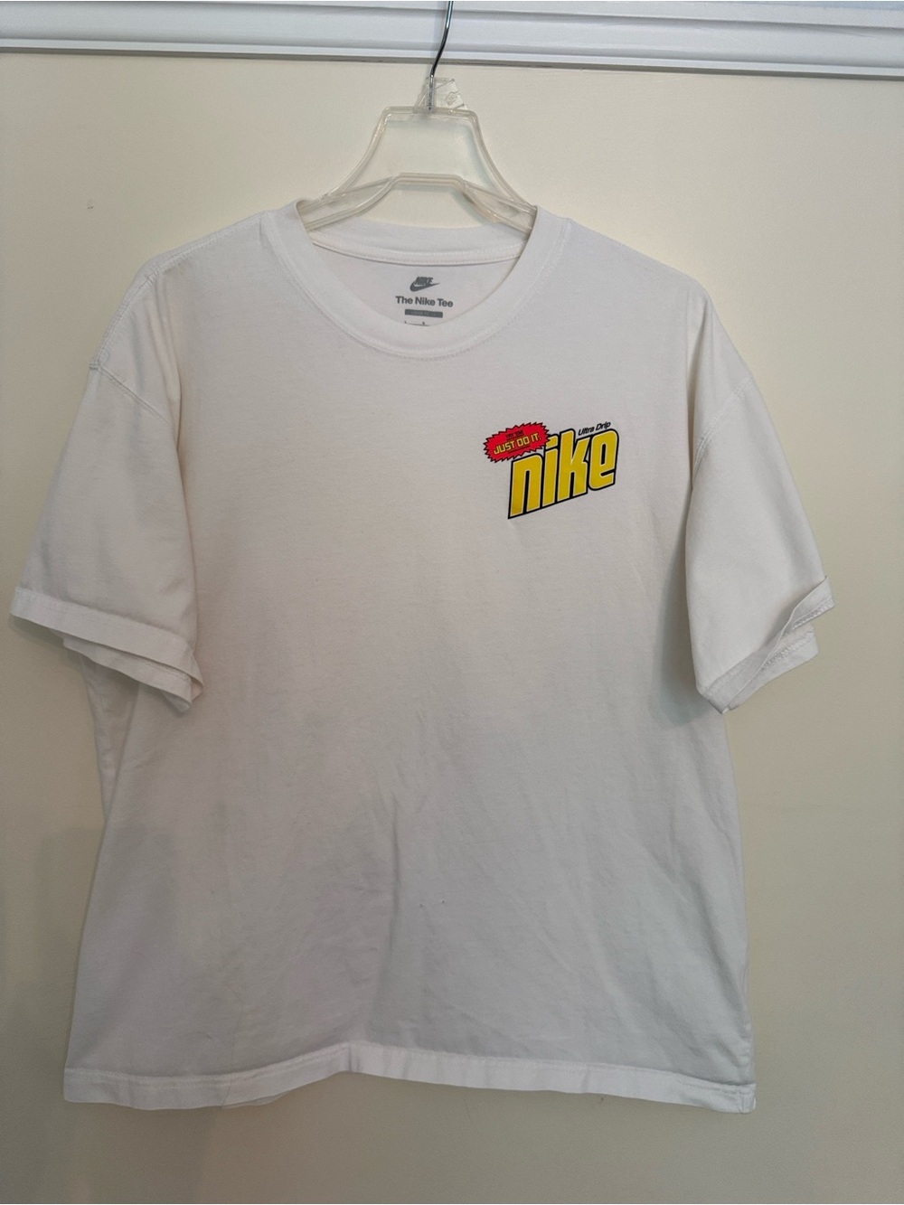 BUNDLE- Nike Graphic Tees - Picture 3 of 16